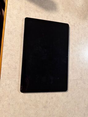 Samsung Black 10" Tablet - Slim Touchscreen